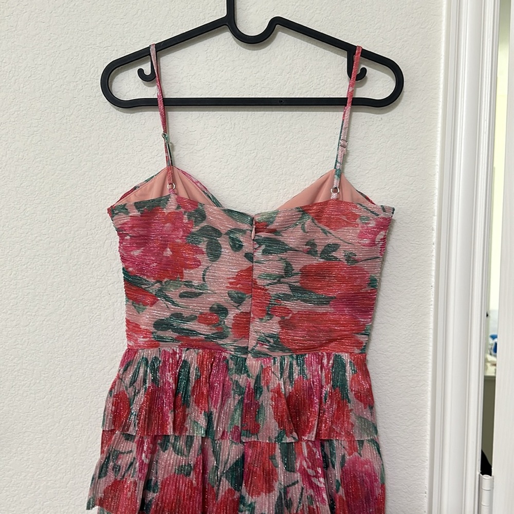 NWT Gianni Bini
Grace Plisse Floral Print Sweetheart Neck Cut-Out Tiered Dress - Picture 9 of 12